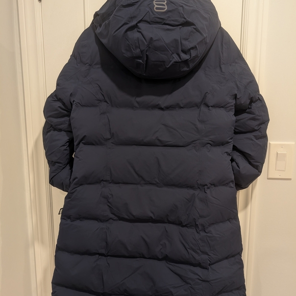 BNWT Aritzia Supersnug Puff 2o, Admiral, Medium - Picture 6 of 6